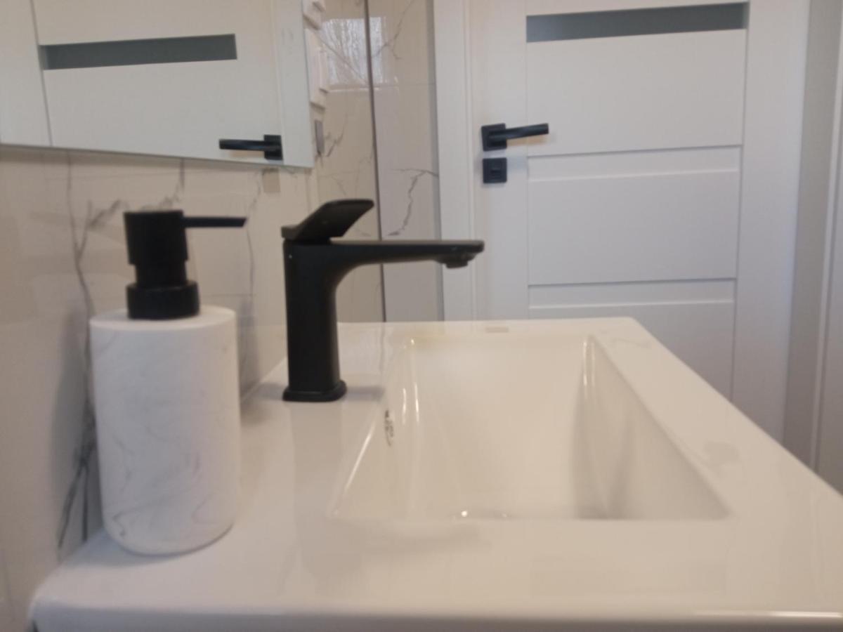 Apartament Wolnosci イェレニャ・グーラ エクステリア 写真