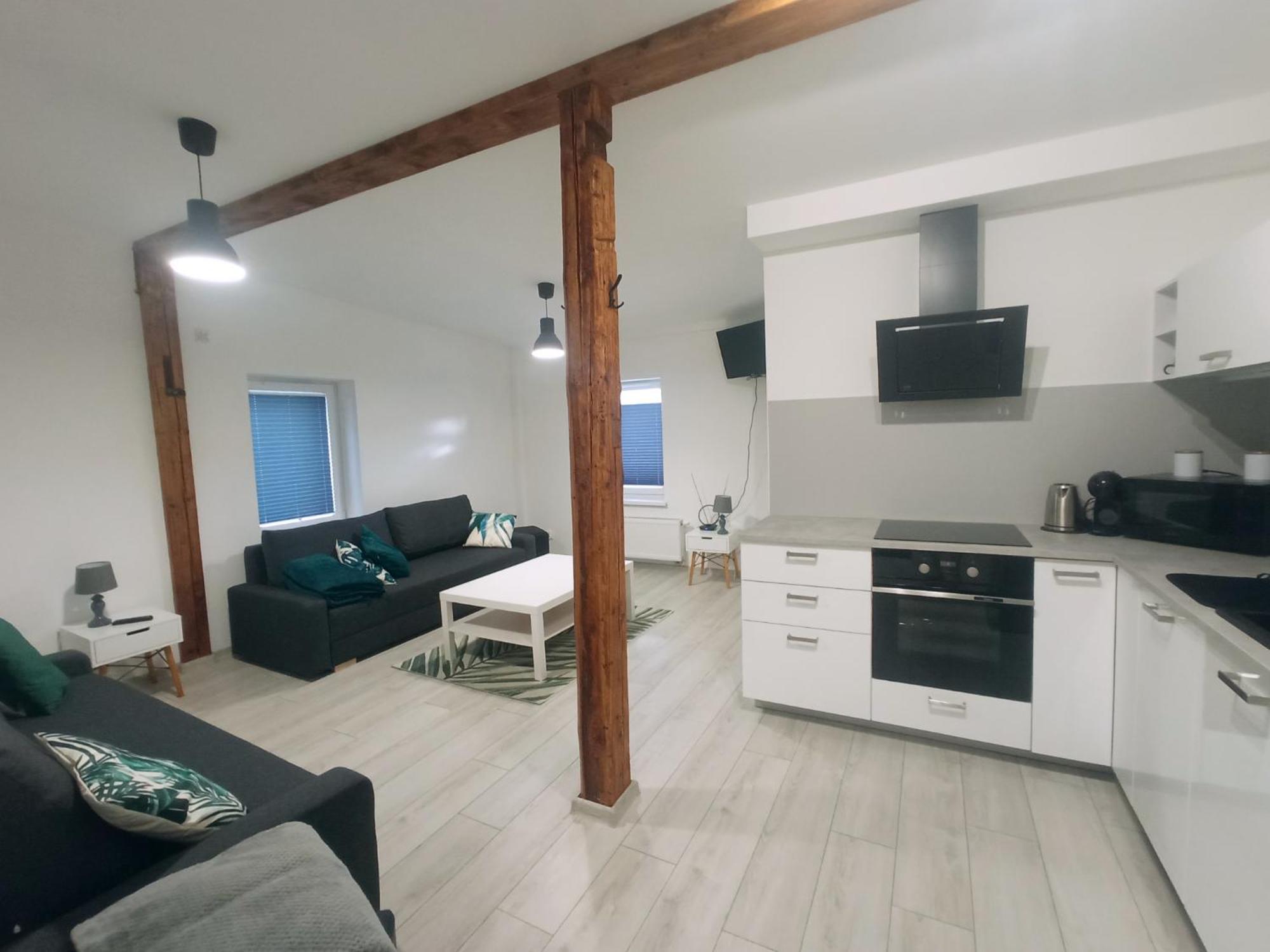 Apartament Wolnosci イェレニャ・グーラ エクステリア 写真